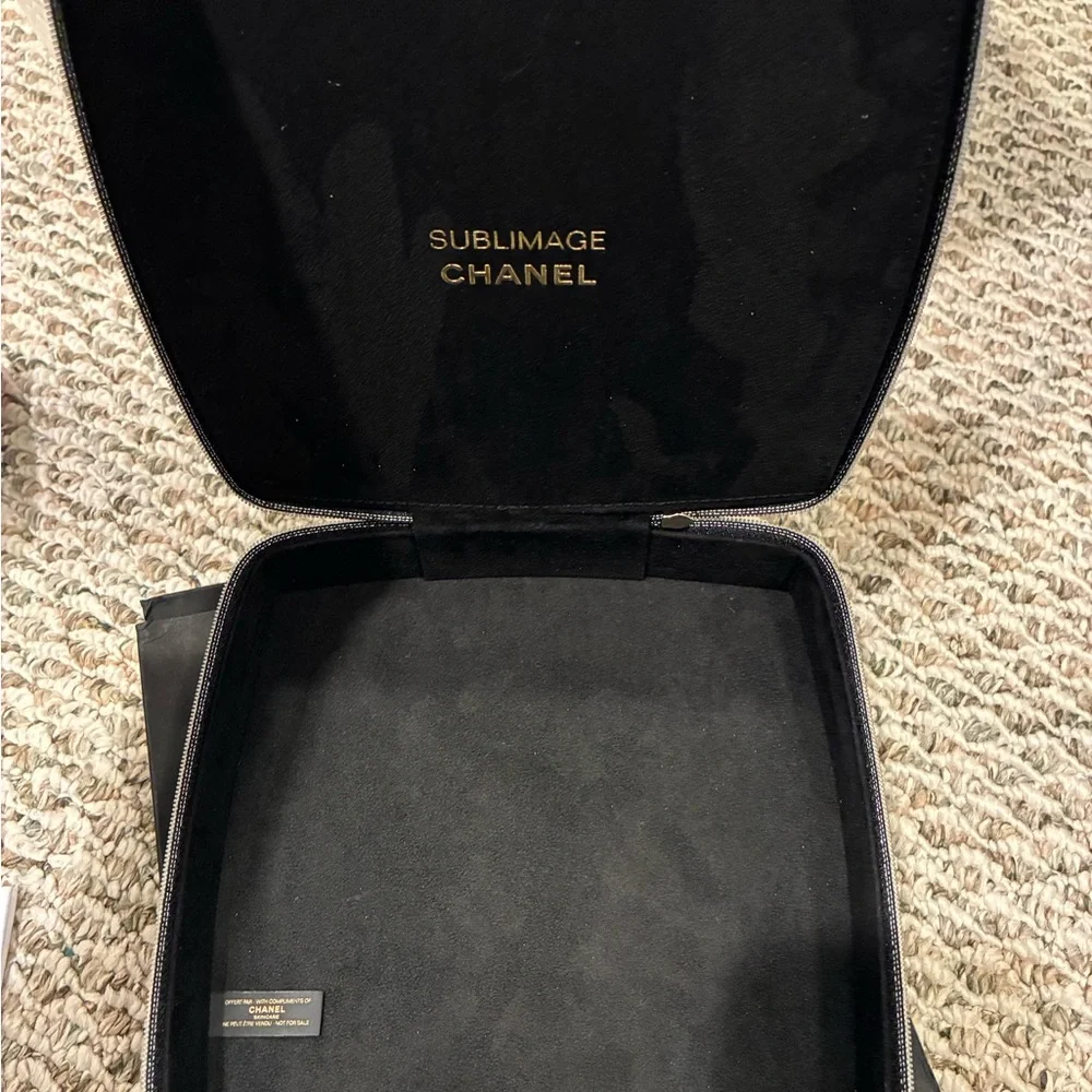 CHANEL Gold and Black Sublimage Pouch Jewelry Box Cosmetic Case Ltd. Edition NEW - Picture 3 of 7